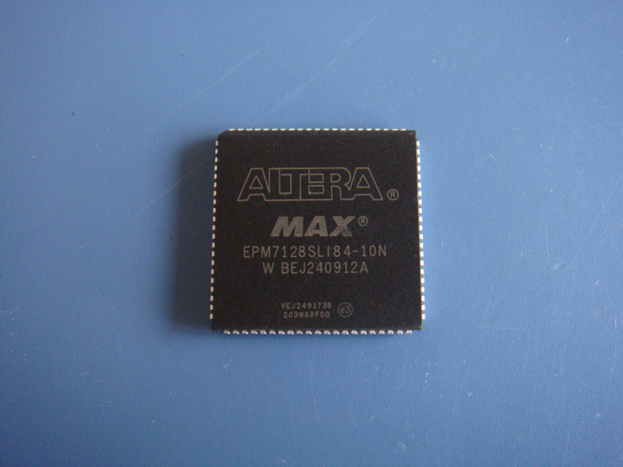 EPM128SL184-10N