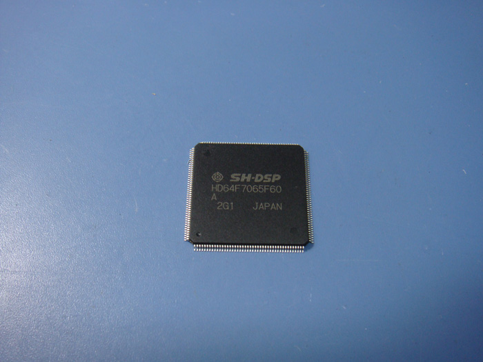 HD64F7065F60