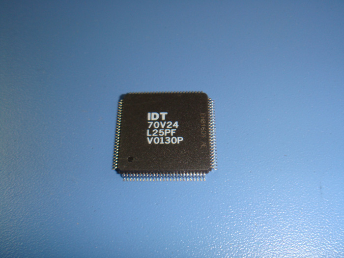 IDT70V24L25PF