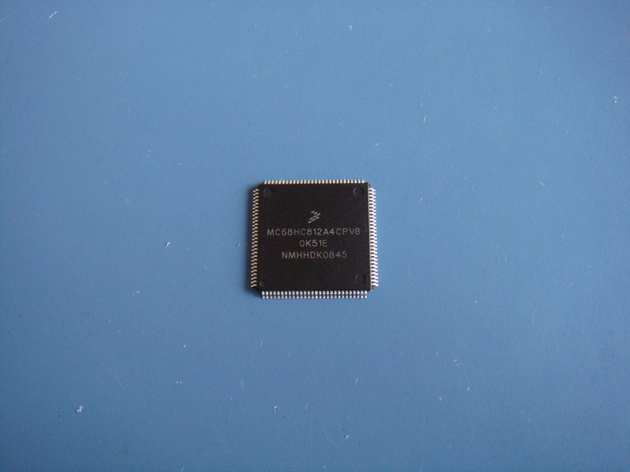MC68HC812A4CPV8