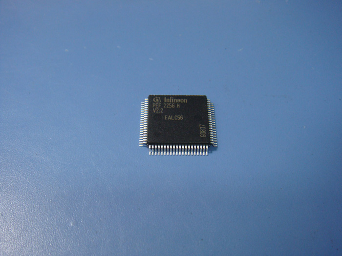 PEF2256H-V2.2